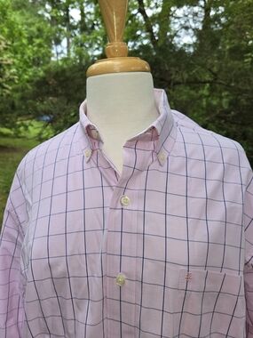 IZOD Men’s XL Button Down Shirt Pink Navy Windowpane Plaid White Contrast Collar